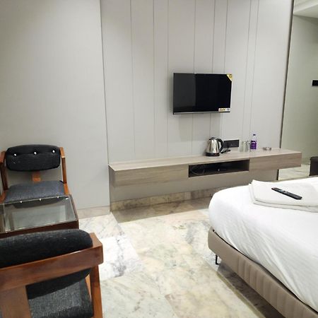 Hotel Statusinn, Ichalkaranji Экстерьер фото