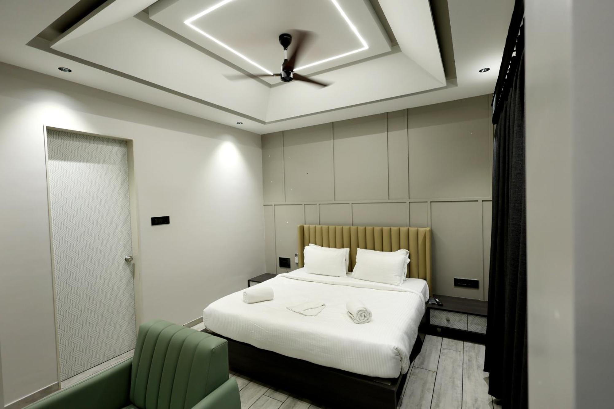 Hotel Statusinn, Ichalkaranji Экстерьер фото