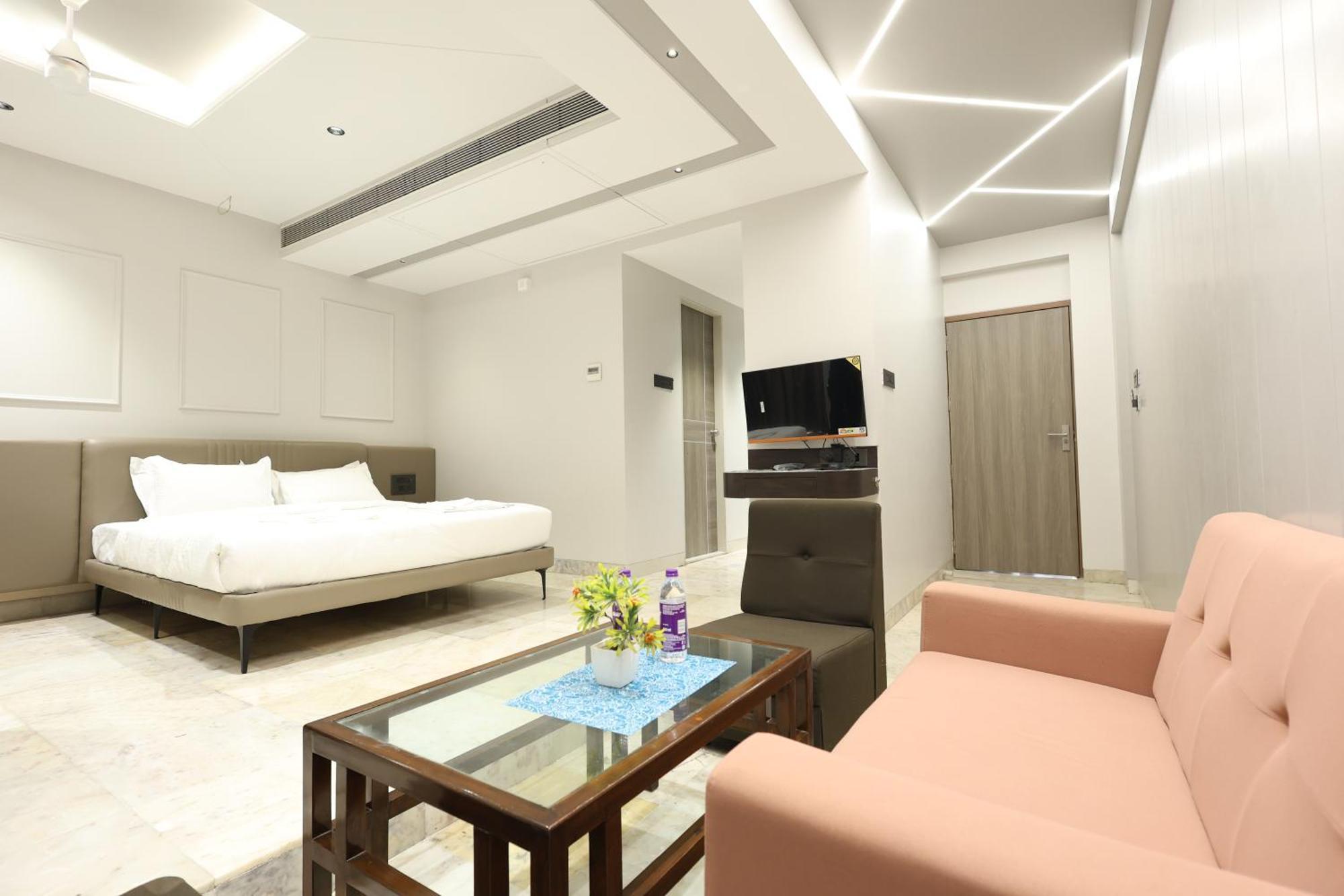 Hotel Statusinn, Ichalkaranji Экстерьер фото