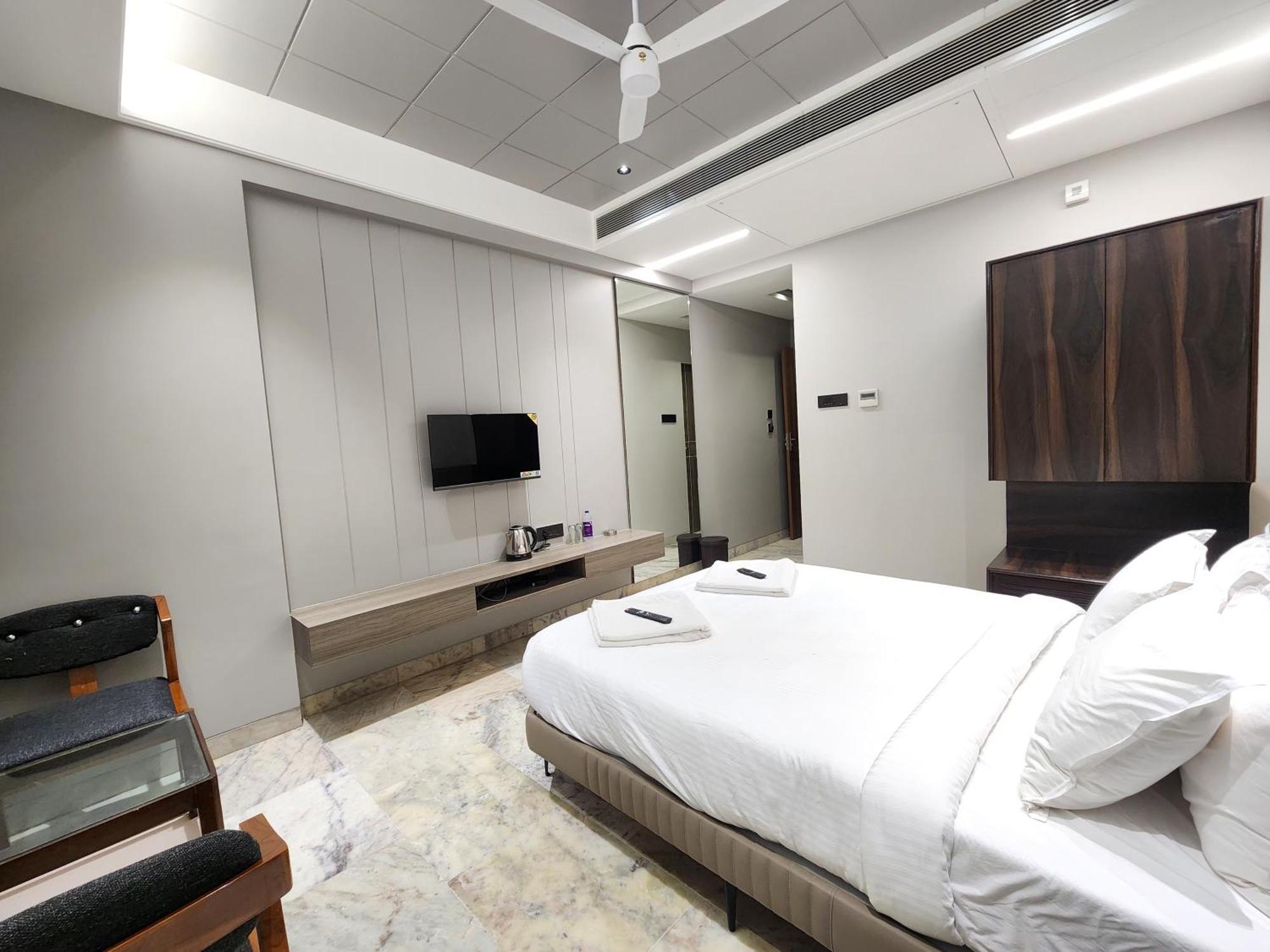 Hotel Statusinn, Ichalkaranji Экстерьер фото