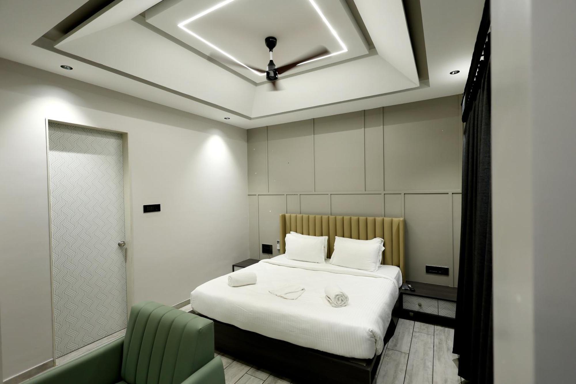 Hotel Statusinn, Ichalkaranji Экстерьер фото
