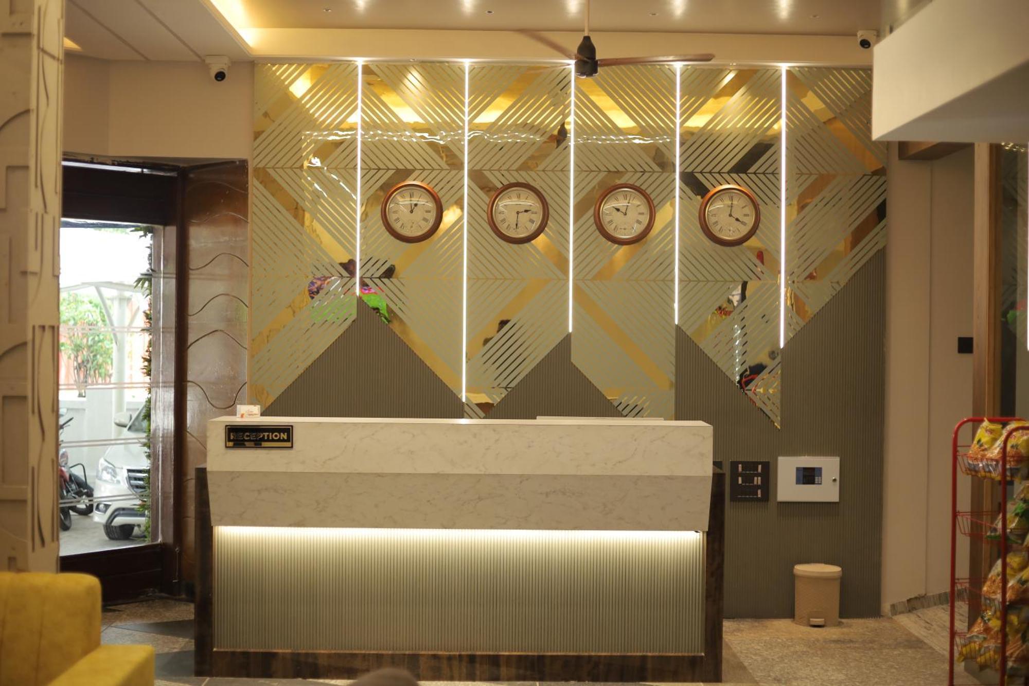 Hotel Statusinn, Ichalkaranji Экстерьер фото